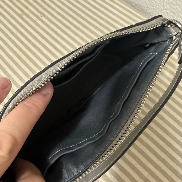 Coach Silver Shoulder Bag with Glitter Finish - Picture 4 of 6